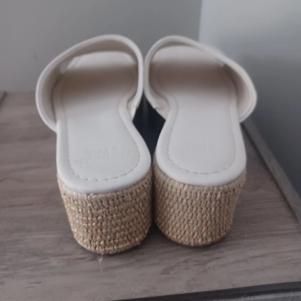 A&F Straw Platform Sandals White Sz 6.5